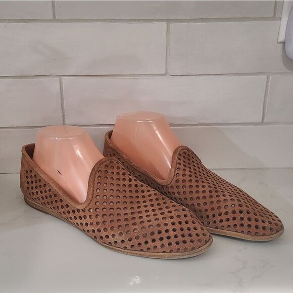 Pedro García Yasmin Perforated Suede Tan Almond Toe Loafer Flats Shoes Size 9.5 - Picture 1 of 11